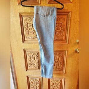 Old Navy Mid-Rise Wow Super-Skinny Jeggings. Size 4.